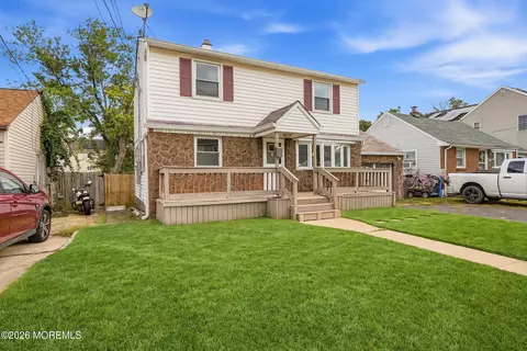 25 Collins Ave, Port Monmouth, NJ 07758