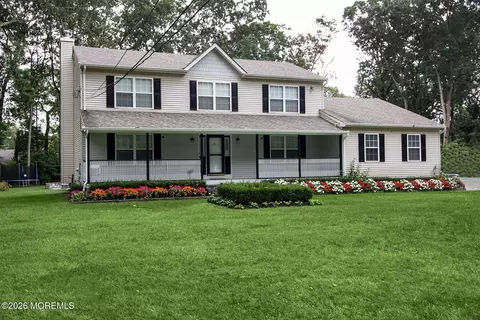 25 Shenandoah Ave, Manchester, NJ 08759