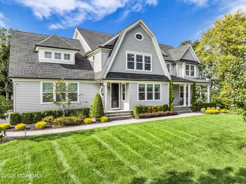4 Captiva Ln, Morganville, NJ 07751