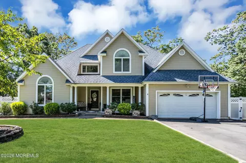 1142 Kenton Dr, Toms River, NJ 08753