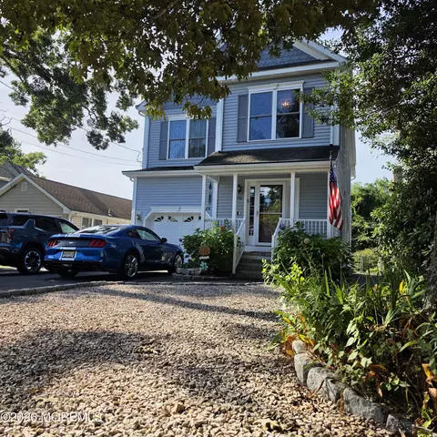 230 Elizabeth Ave, Toms River, NJ 08753