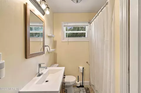 Bath - 333 Constitution Dr, Forked River, NJ 08731 photo 1 of 1
