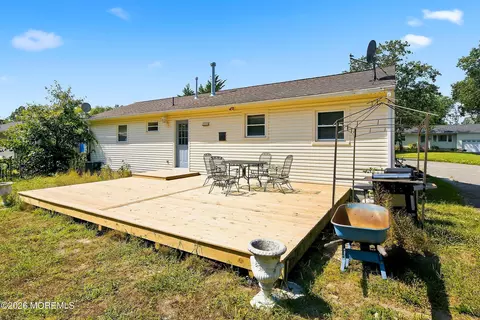 Exterior - 333 Constitution Dr, Forked River, NJ 08731 photo 3 of 5