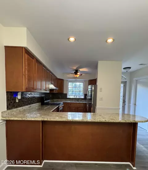 42 Weller Pl, Holmdel, NJ 07733