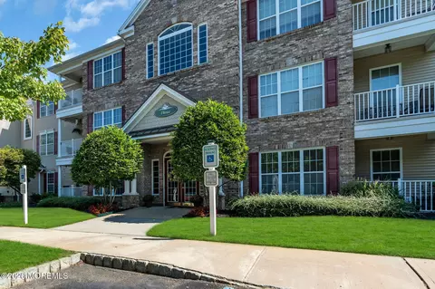 313 Sophee Ln, Lakewood, NJ 08701
