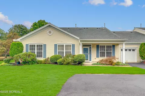 65 Golden Willows Ave, Lakewood, NJ 08701