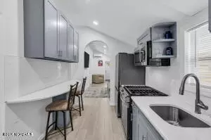337 Shoreland Cir, Laurence Harbor, NJ 08879