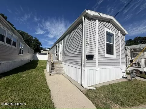 11 Robin Rd, Keansburg, NJ 07734
