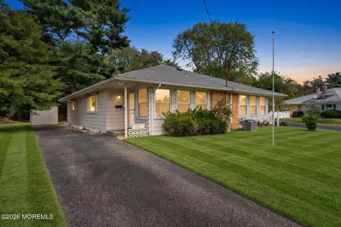 48 Berkshire Ct, Toms River, NJ 08753