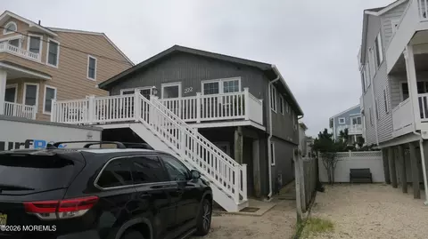 222 Leeward Ave, Beach Haven, NJ 08008