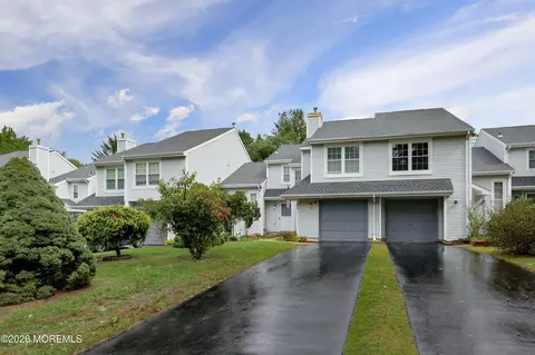 71 Malibu Dr, Eatontown, NJ 07724