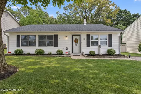 18 Starboard Ave, Barnegat, NJ 08005