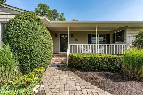 Exterior - 824 William Dr, Brielle, NJ 08730 photo 3 of 24