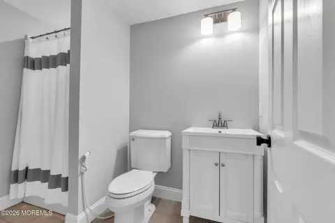 Bath - 824 William Dr, Brielle, NJ 08730 photo 5 of 5