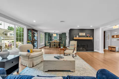 Living - 824 William Dr, Brielle, NJ 08730 photo 2 of 9