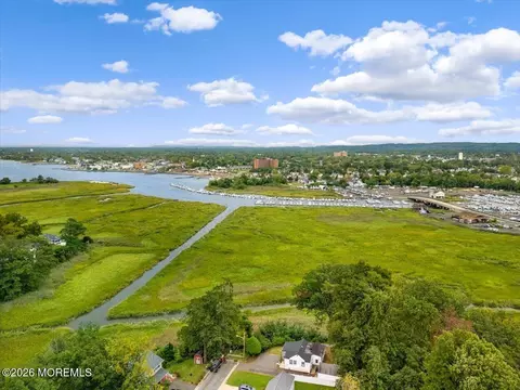 471 Beverly Dr, Keyport, NJ 07735