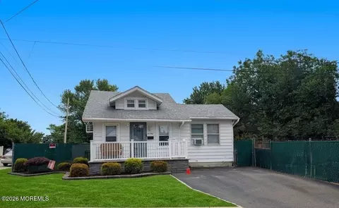 1050 Woodmere Dr, Keyport, NJ 07735