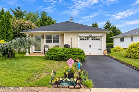 103 Guadeloupe Dr, Toms River, NJ 08757