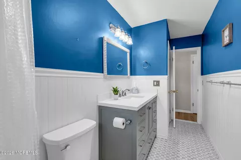 Bath - 712 Howell Dr, Brielle, NJ 08730 photo 2 of 3