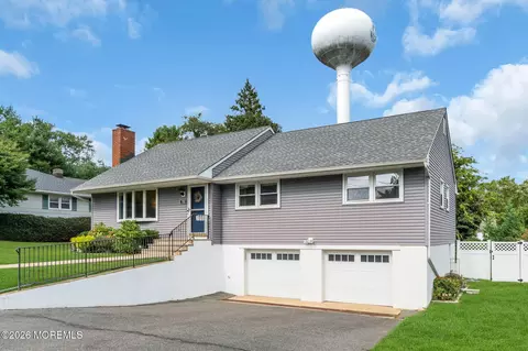 Exterior - 712 Howell Dr, Brielle, NJ 08730 photo 2 of 9