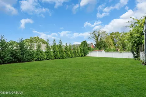 Exterior - 712 Howell Dr, Brielle, NJ 08730 photo 6 of 9