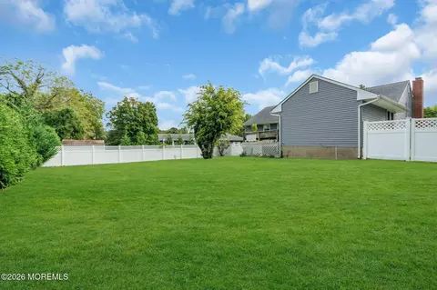 Exterior - 712 Howell Dr, Brielle, NJ 08730 photo 7 of 9