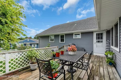 Exterior - 712 Howell Dr, Brielle, NJ 08730 photo 4 of 9