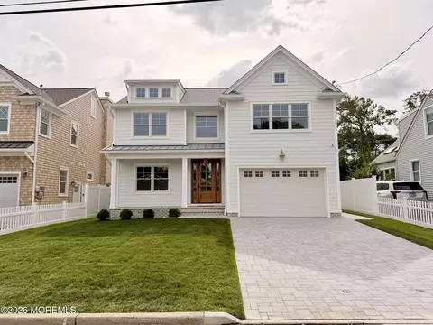 650 Delaware Ave, Point Pleasant Beach, NJ 08742