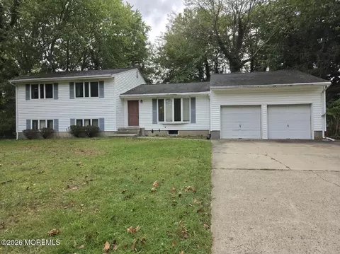 68 Willow Rd, Tinton Falls, NJ 07724