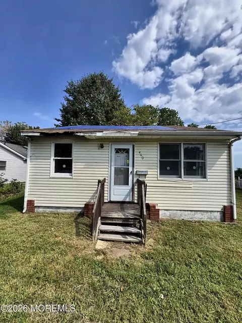 460 Netherwood Dr, Keyport, NJ 07735
