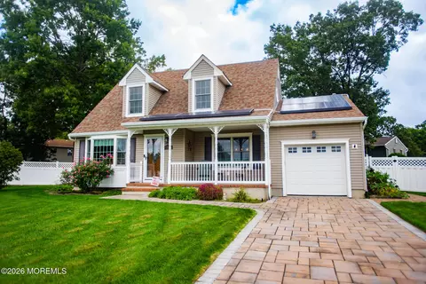 107 Eric Ct, Toms River, NJ 08753
