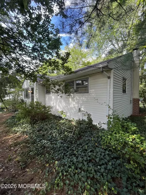 36 Memorial Parkway Ave, Atlantic Highlands, NJ 07716