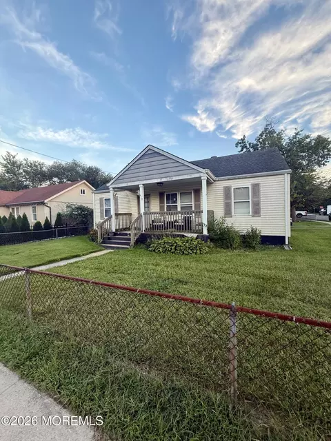 410 Chestnut St, Lakehurst, NJ 08733
