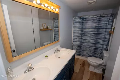 Bath - 40 Weldon Rd, Matawan, NJ 07747 photo 3 of 4