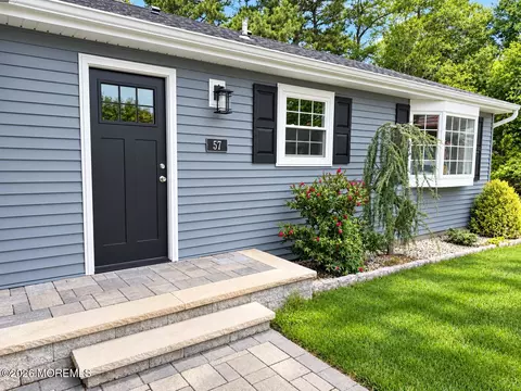 57 Santiago Ct, Toms River, NJ 08757