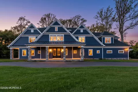 8 Buchhop Ln, Red Bank, NJ 07701