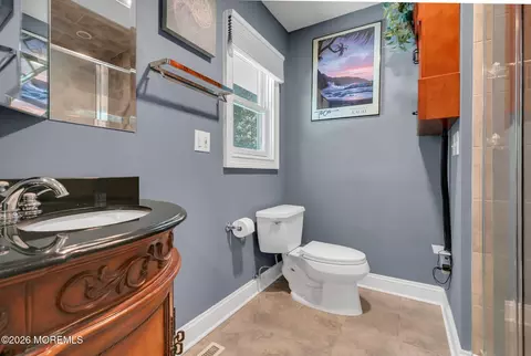 Bath - 19 Circle Dr, Rumson, NJ 07760 photo 1 of 4