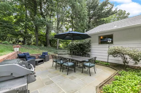 Exterior - 19 Circle Dr, Rumson, NJ 07760 photo 5 of 12