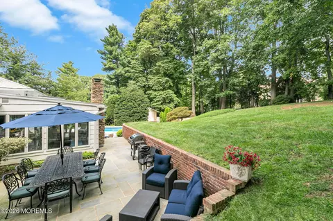 Exterior - 19 Circle Dr, Rumson, NJ 07760 photo 4 of 12