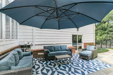 Exterior - 19 Circle Dr, Rumson, NJ 07760 photo 7 of 12