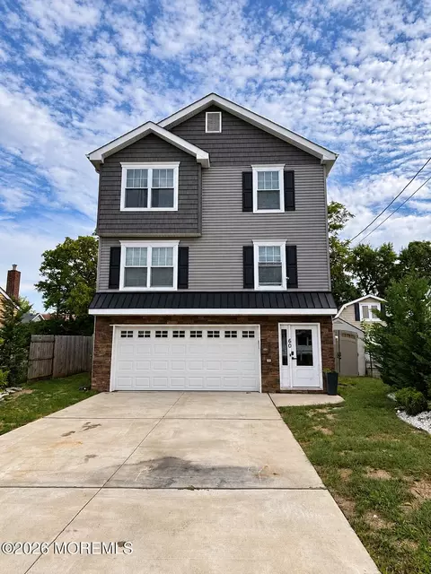 60 Waackaack Ave, Keansburg, NJ 07734