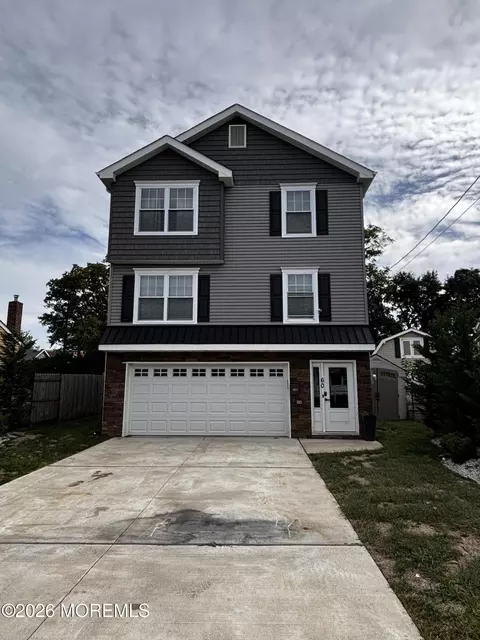 60 Waackaack Ave, Keansburg, NJ 07734