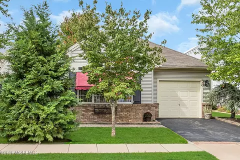 41 Provence Dr, Manchester, NJ 08759