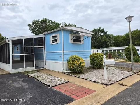 318 Roberts Rd, Toms River, NJ 08755
