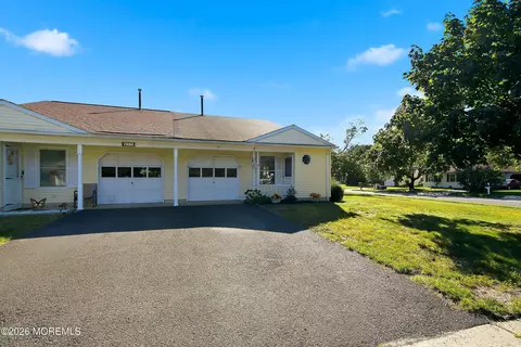 17 Reef Pl, Brick, NJ 08723