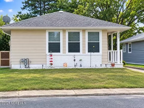 307 Barbados Dr N, Toms River, NJ 08757