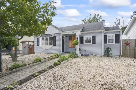 491 Netherwood Dr, Keyport, NJ 07735
