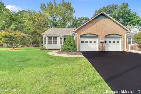 21 Old Mill Ct, Wall, NJ 07719