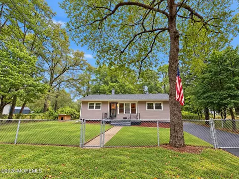 521 Ridgeview Ave, Browns Mills, NJ 08015
