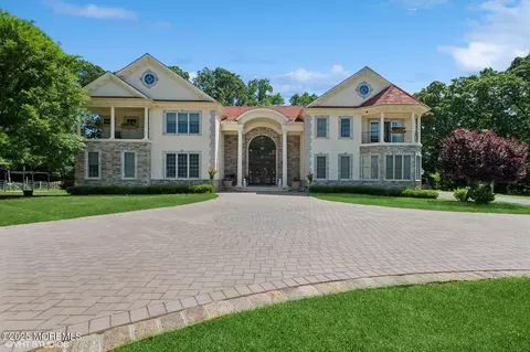 100 Richdale Rd, Colts Neck, NJ 07722